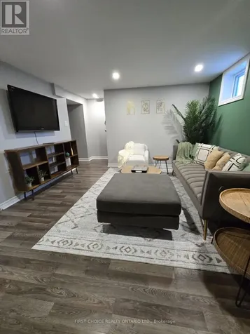 1307 Aurele Street Ottawa ON K1B 3L4