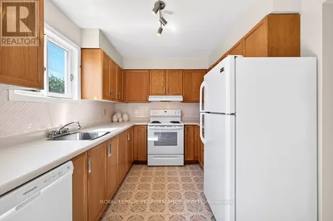 38 Burlington Crescent Ottawa ON K1T 3K6