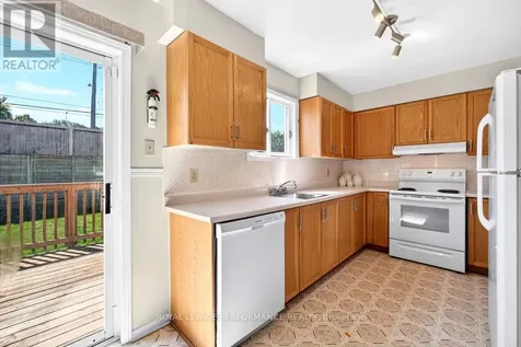 38 Burlington Crescent Ottawa ON K1T 3K6