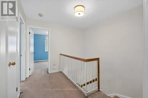38 Burlington Crescent Ottawa ON K1T 3K6