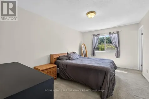 38 Burlington Crescent Ottawa ON K1T 3K6