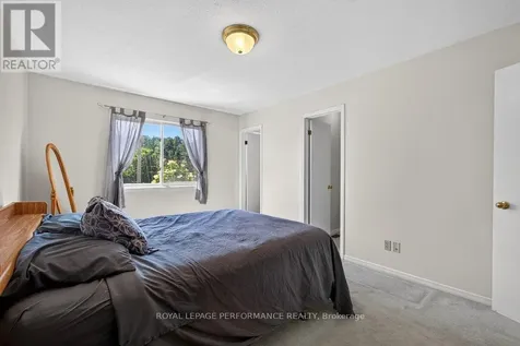 38 Burlington Crescent Ottawa ON K1T 3K6