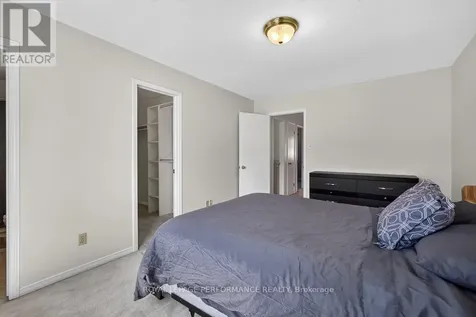 38 Burlington Crescent Ottawa ON K1T 3K6