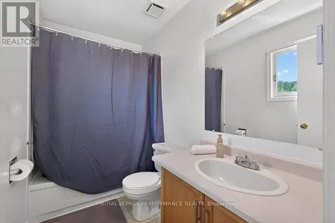 38 Burlington Crescent Ottawa ON K1T 3K6