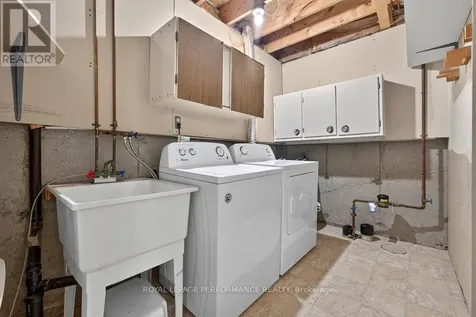 38 Burlington Crescent Ottawa ON K1T 3K6