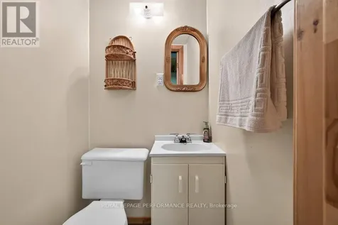 38 Burlington Crescent Ottawa ON K1T 3K6