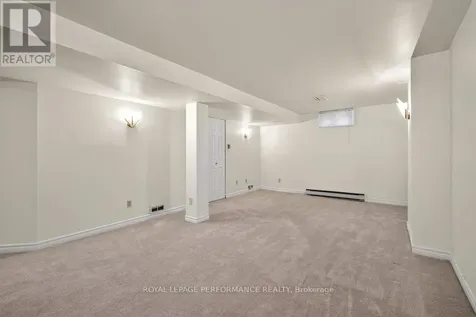 38 Burlington Crescent Ottawa ON K1T 3K6