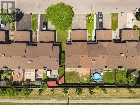 38 Burlington Crescent Ottawa ON K1T 3K6