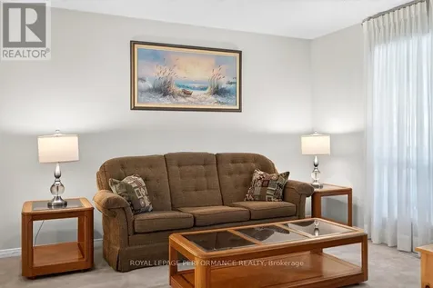38 Burlington Crescent Ottawa ON K1T 3K6