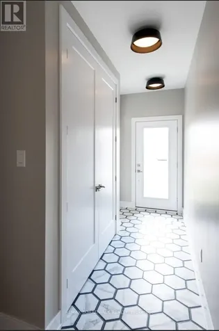2928 Ahearn Avenue Ottawa ON K2B 6Z9
