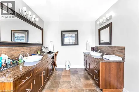 915 Queenston Road Niagara-on-the-lake ON L0S 1J0