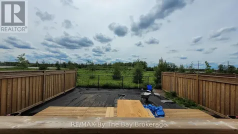 3 Bianca Crescent Wasaga Beach ON L9Z 1P6