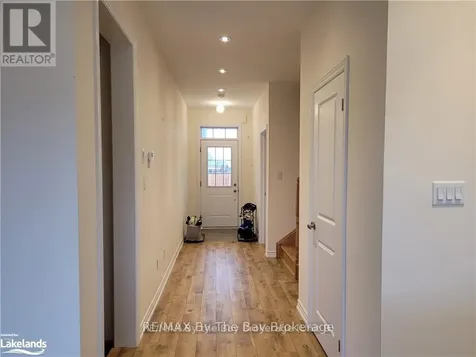 3 Bianca Crescent Wasaga Beach ON L9Z 1P6