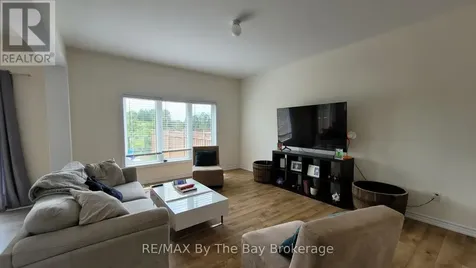 3 Bianca Crescent Wasaga Beach ON L9Z 1P6