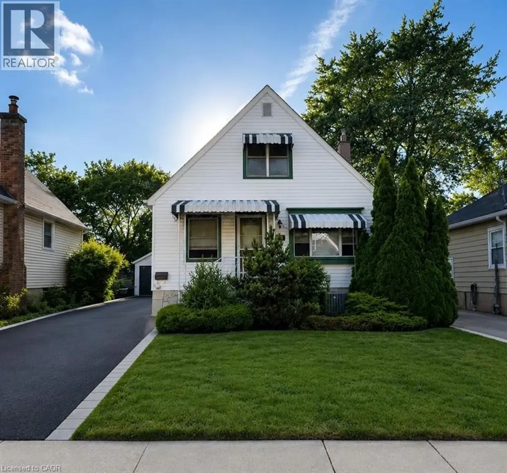 294 East 27th Street Hamilton ON L8V 3G6