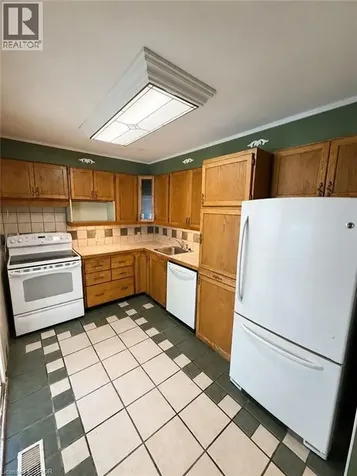 294 East 27th Street Hamilton ON L8V 3G6