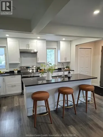 994 Edward Avenue Windsor ON N8S 2Z8