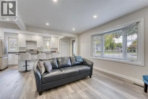 994 Edward Avenue Windsor ON N8S 2Z8