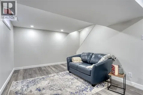 994 Edward Avenue Windsor ON N8S 2Z8