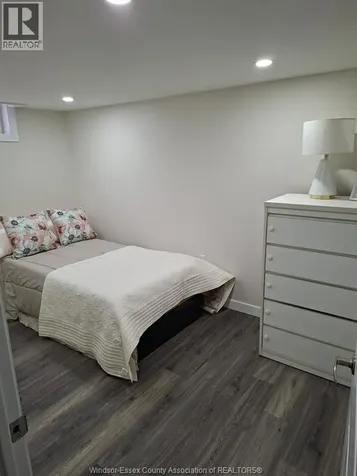994 Edward Avenue Windsor ON N8S 2Z8