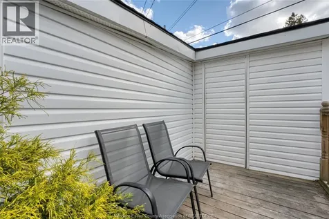 994 Edward Avenue Windsor ON N8S 2Z8
