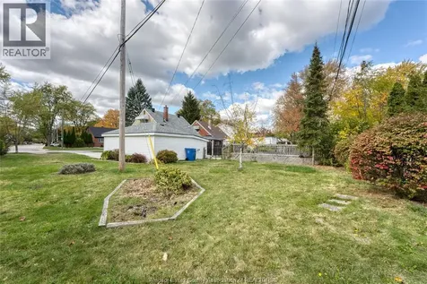 994 Edward Avenue Windsor ON N8S 2Z8