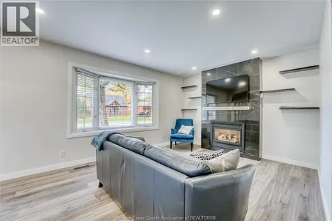 994 Edward Avenue Windsor ON N8S 2Z8