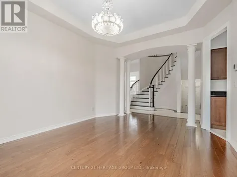 69 Morland Crescent Aurora ON L4G 7Z2