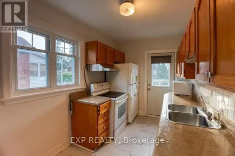 448 Holland Avenue Ottawa ON K1Y 0Z5