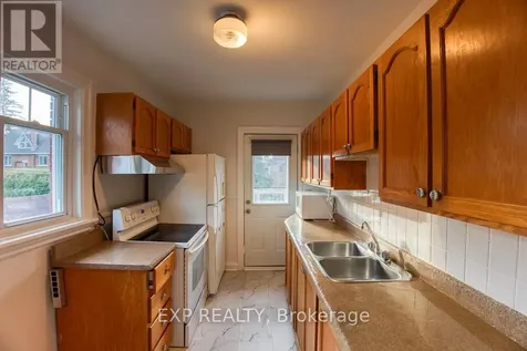 448 Holland Avenue Ottawa ON K1Y 0Z5
