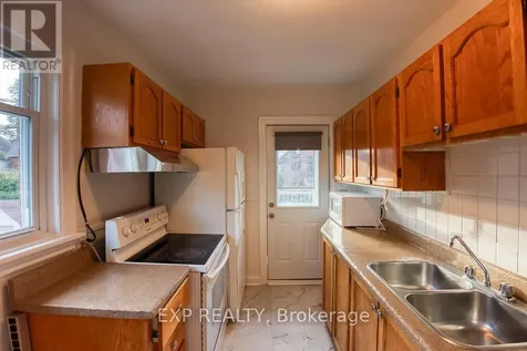 448 Holland Avenue Ottawa ON K1Y 0Z5