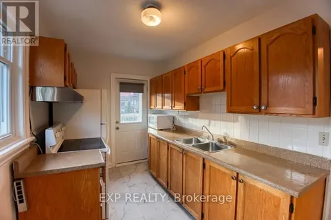448 Holland Avenue Ottawa ON K1Y 0Z5