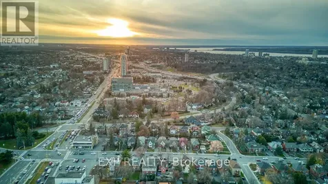 448 Holland Avenue Ottawa ON K1Y 0Z5