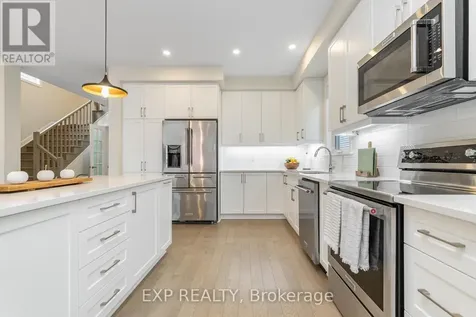 616 Moonflower Crescent Ottawa ON K1T 0X8