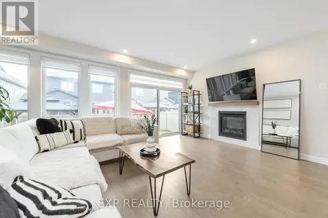 616 Moonflower Crescent Ottawa ON K1T 0X8