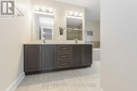 616 Moonflower Crescent Ottawa ON K1T 0X8