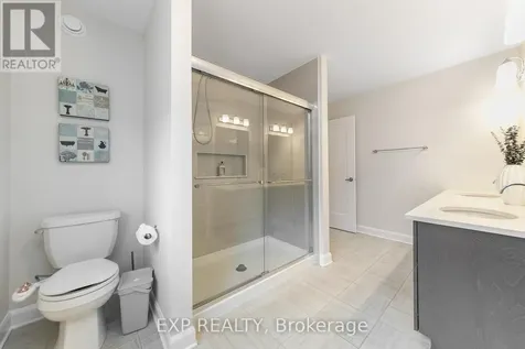 616 Moonflower Crescent Ottawa ON K1T 0X8