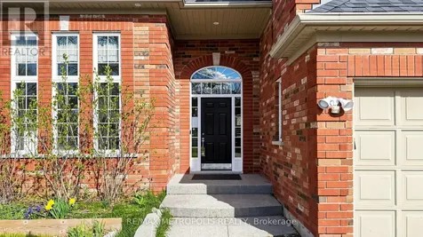 183 Valmont Court Hamilton (ancaster) ON L9G 5A1