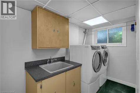 59 Park Road South Grimsby ON L3M 4E7