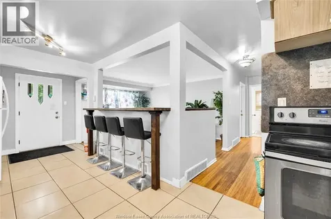 1158 Dot Avenue Windsor ON N9C 3J1