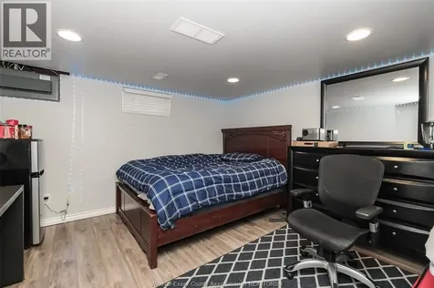 1158 Dot Avenue Windsor ON N9C 3J1