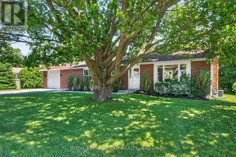 5 Caribou Avenue Ottawa ON K2S 1M5