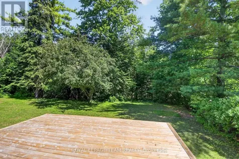 5 Caribou Avenue Ottawa ON K2S 1M5