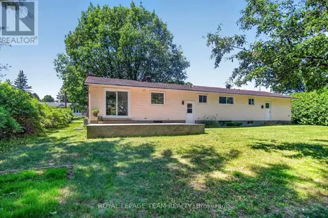 5 Caribou Avenue Ottawa ON K2S 1M5