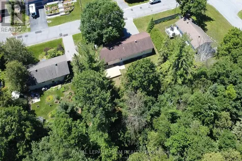5 Caribou Avenue Ottawa ON K2S 1M5