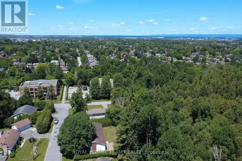 5 Caribou Avenue Ottawa ON K2S 1M5