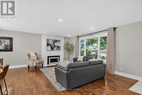 5 Caribou Avenue Ottawa ON K2S 1M5
