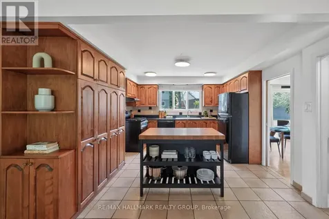 1038 Arnot Road Ottawa ON K2C 0H4