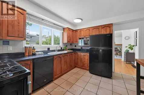1038 Arnot Road Ottawa ON K2C 0H4
