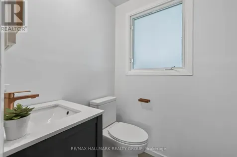 1038 Arnot Road Ottawa ON K2C 0H4